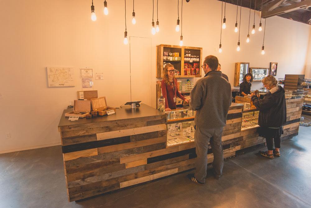 paper-leaf-marijuana-shop.jpg